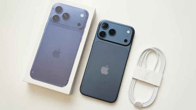 iPhone 17 Pro Max с коробкой