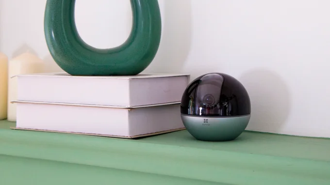 Гаджет для наблюдения дома от компании EZVIZ