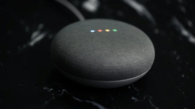 Колонка Google Nest