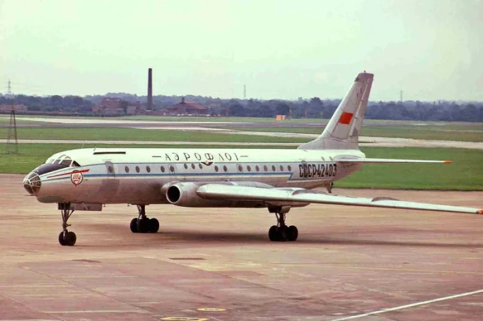 Ту-104