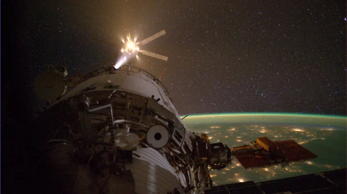 Сближение автоматического транспортного корабля ATV-3 с МКС.