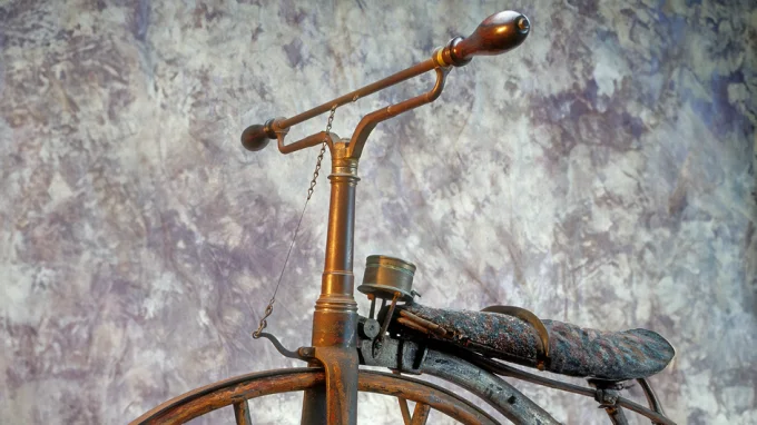 Подушечный, или «ложечный» тормоз с цепным приводом.