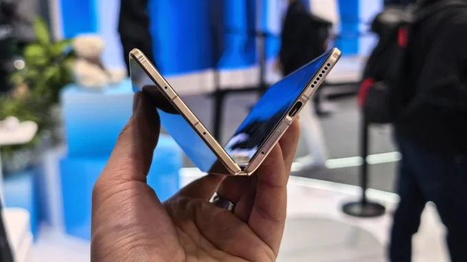 Honor Magic V6