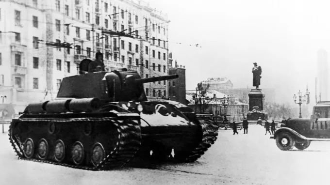Тяжелый советский КВ-1
