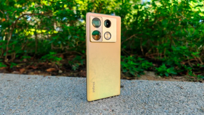Смартфон Infinix Note 40 Pro