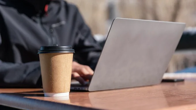 работа за ноутбуком