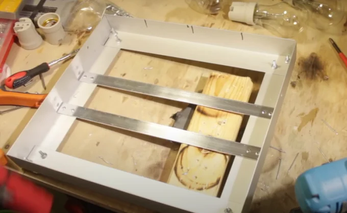 каркас из алюминиевого профиля