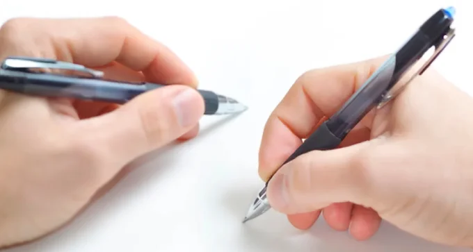 Ручка в руке