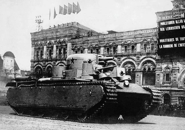 Т-35 на параде