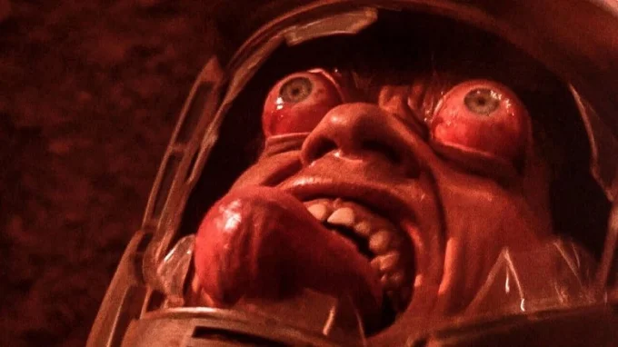 Кадр из к/ф «Вспомнить все» / Источник: YouTube-канал Лучшие Моменты Кино