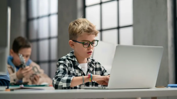 Применение ИИ в учебе действительно может ускорить ее и сделать более интересной, но важно учитывать то, как мы пользуемся возможностями системы.