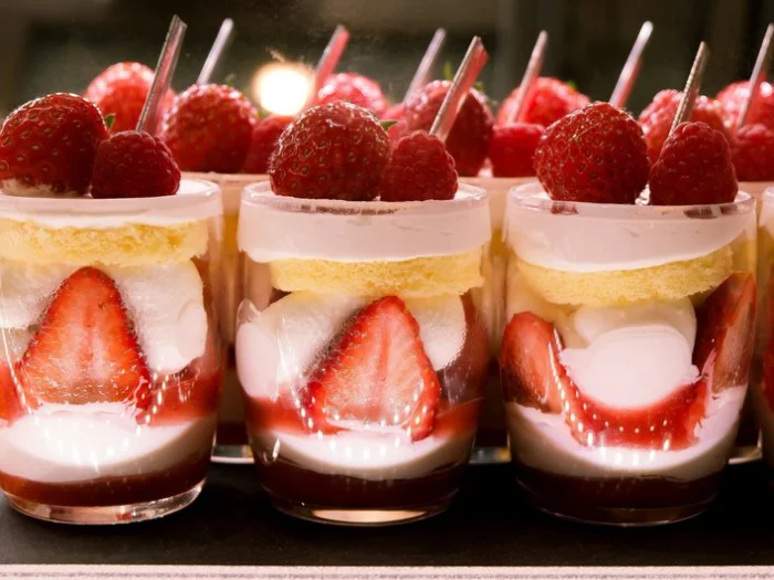 Десерты и фастфуд — простейший способ испытать удовольствие во время нервного перенапряжения.