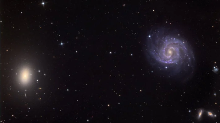 Эллиптическая галактика NGC 1052 (слева) и спиральная NGC 1042 (справа)