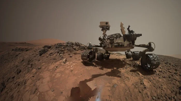 Ровер Curiosity продолжает свою миссию по изучению Красной планеты.