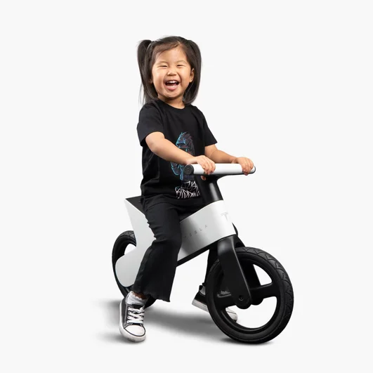Tesla выпустила детский беговел Balance Bike