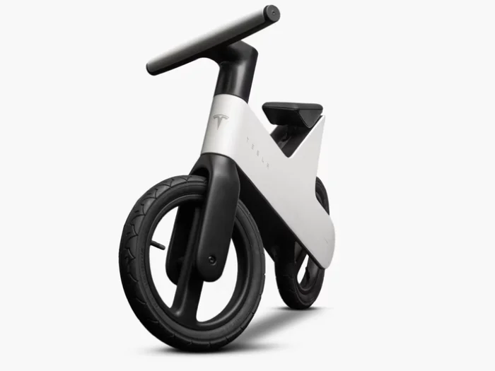 Tesla выпустила детский беговел Balance Bike
