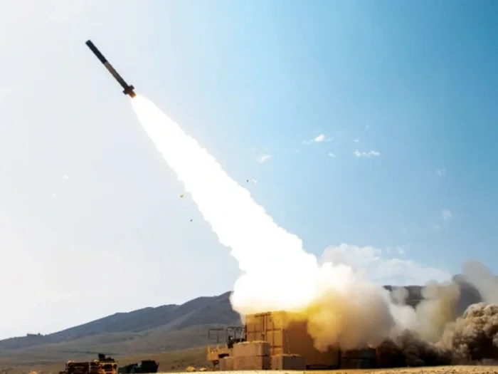 Lockheed Martin провела первый пуск ракеты GMLRS из 20-футового контейнера Kodiak.