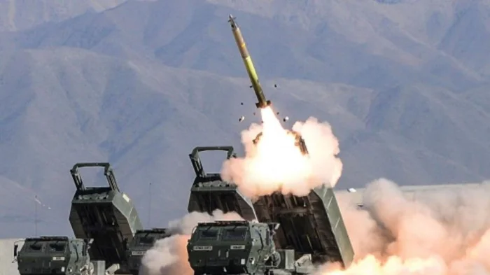 Lockheed Martin провела первый пуск ракеты GMLRS из 20-футового контейнера Kodiak.